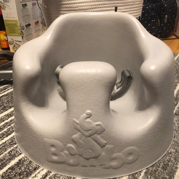 NIB Bumbo Floor Seat Cool Grey w/ Safety Straps Harness Baby Support Chair 3-12M - Picture 2 of 6